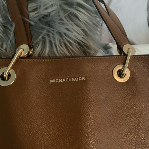 Brown leather Michael Kors Purse - Picture 3 of 4